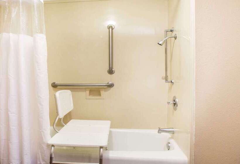 Hotel Baymont By Wyndham Mobile/ I65