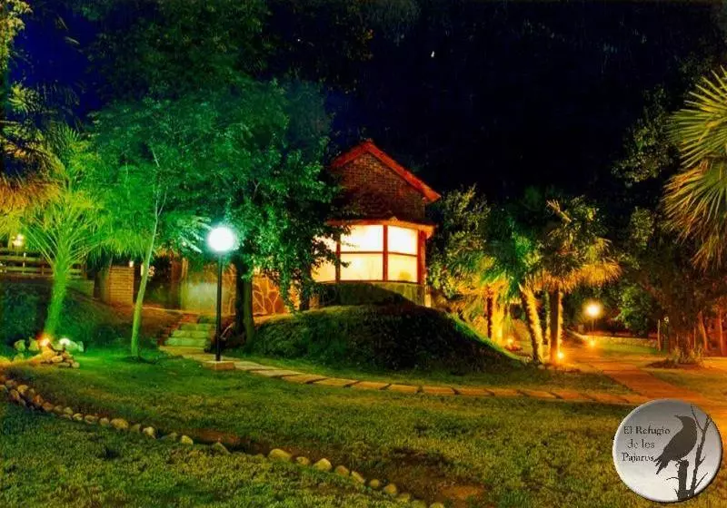 ホテル Cabañas El Refugio De Los Pajaros