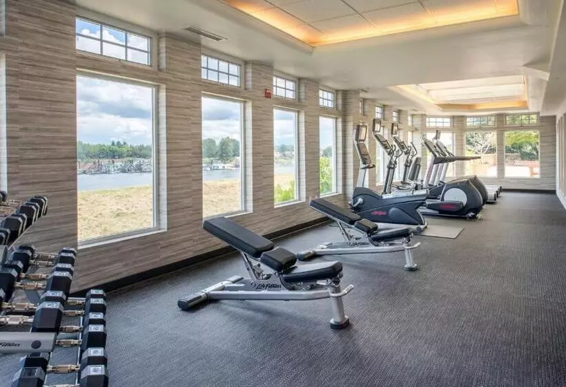 هتل Courtyard By Marriott Portland North