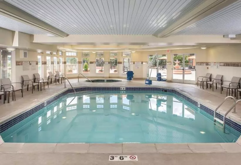 هتل Courtyard By Marriott Portland North