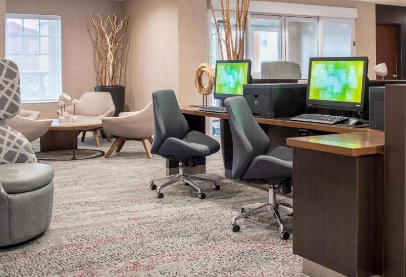 فندق Courtyard By Marriott Portland North