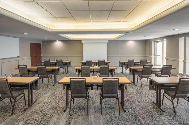 فندق Courtyard By Marriott Portland North
