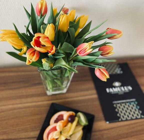 호텔 Famulus