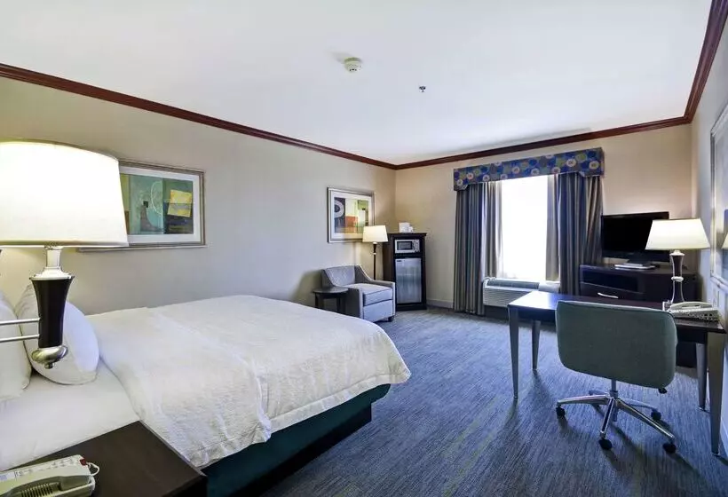 Отель Hampton Inn & Suites Corpus Christi I37  Navigation Blvd