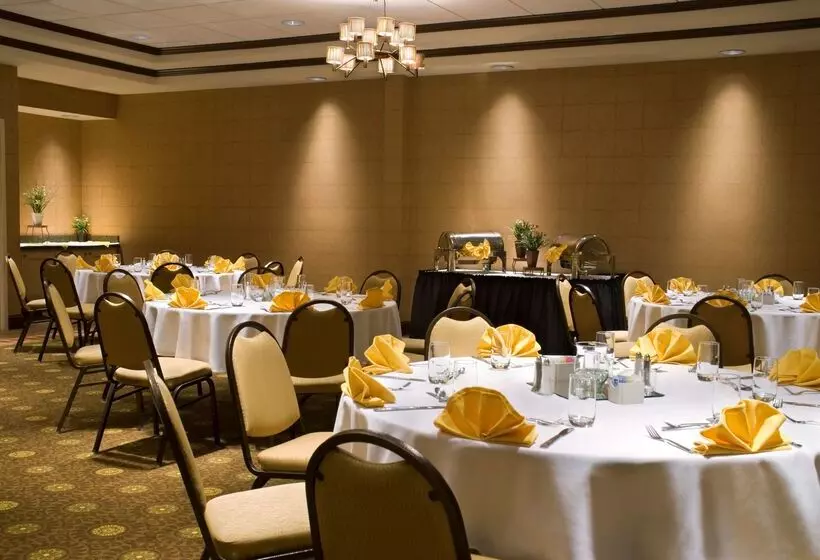 هتل Hilton Garden Inn Phoenix Airport North