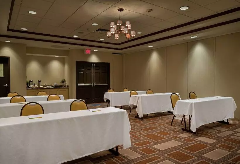 هتل Hilton Garden Inn Phoenix Airport North