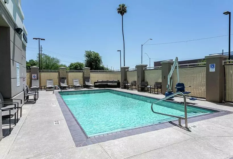 هتل Hilton Garden Inn Phoenix Airport North
