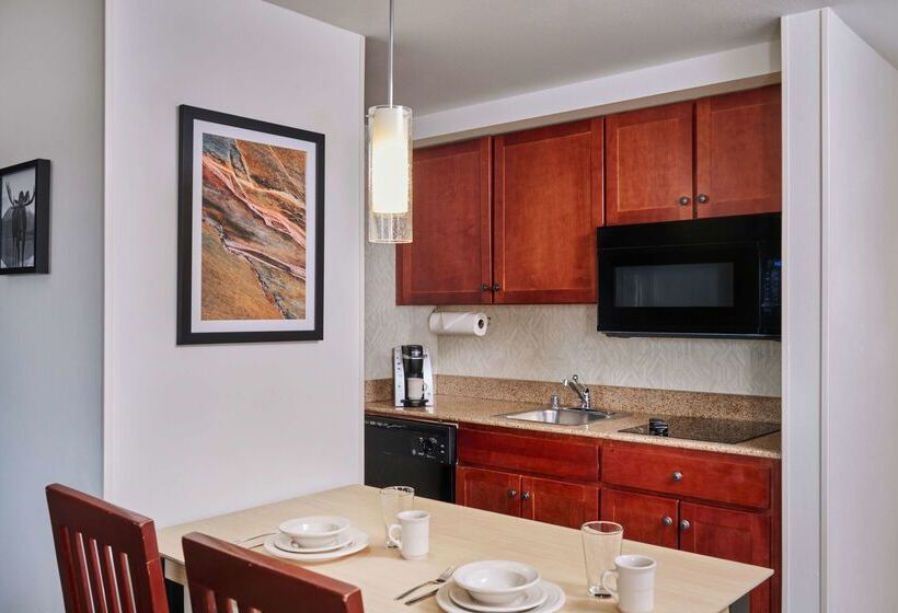 ホテル Homewood Suites By Hilton Anchorage