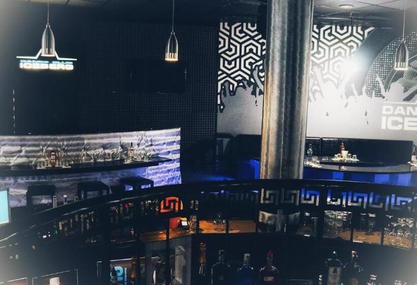 בית מלון כפרי Iceberg Borovets