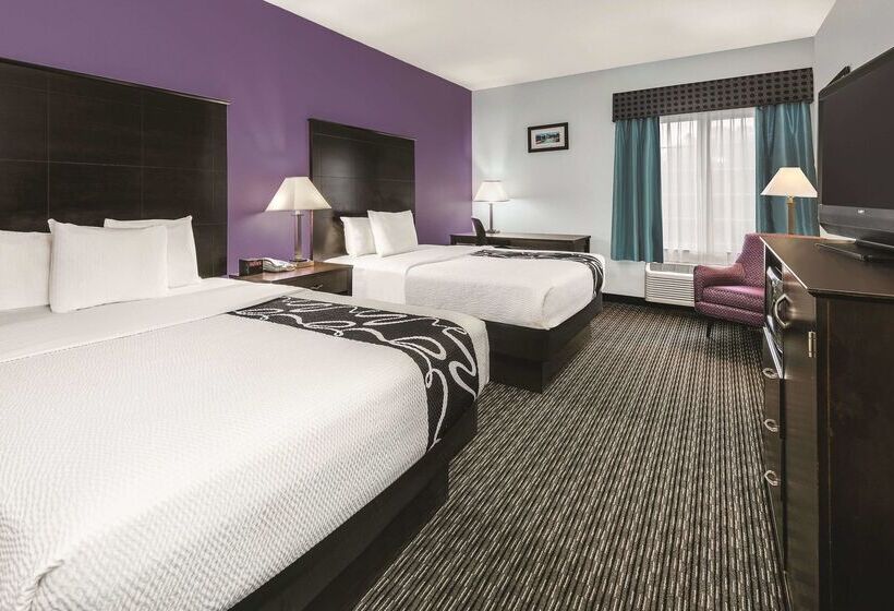 هتل Spark By Hilton San Antonio Dominion