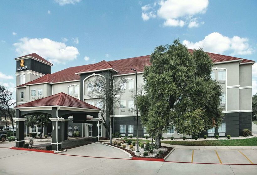 هتل Spark By Hilton San Antonio Dominion