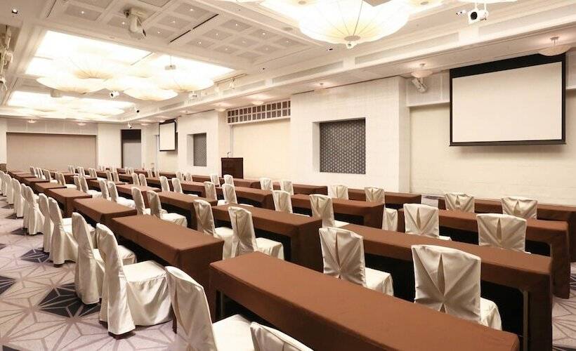 Otel Monterey Edelhof Sapporo