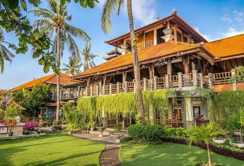 Отель Nugraha Lovina Seaview Resort & Spa