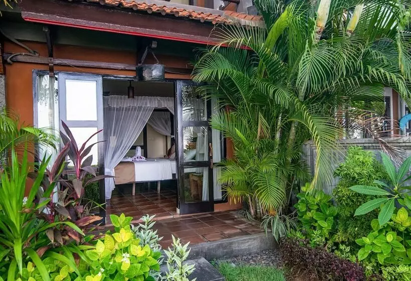 Отель Nugraha Lovina Seaview Resort & Spa