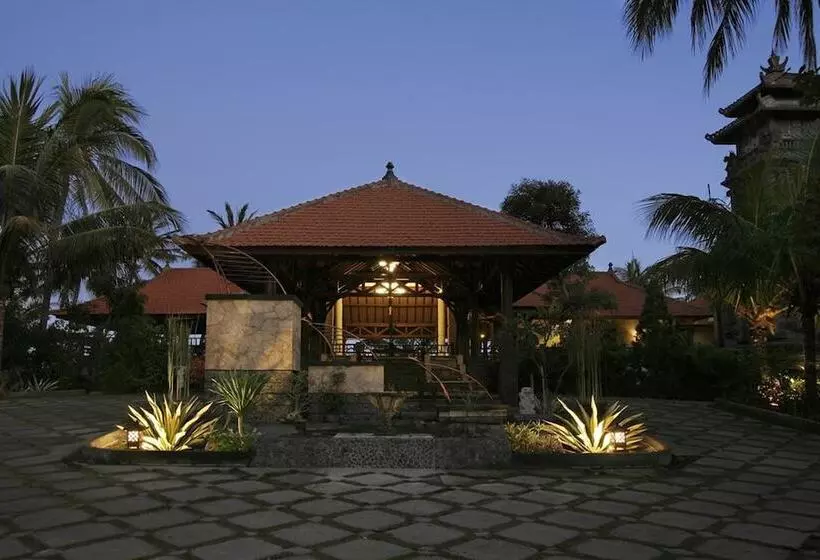 Отель Nugraha Lovina Seaview Resort & Spa