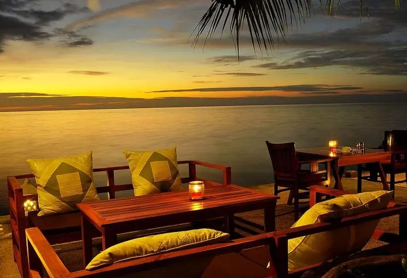 Отель Nugraha Lovina Seaview Resort & Spa