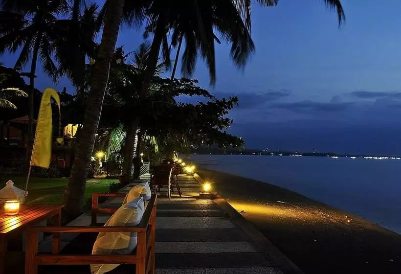 Отель Nugraha Lovina Seaview Resort & Spa