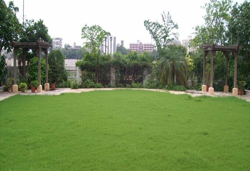 فندق Sarovar Portico Rivera Ahmedabad