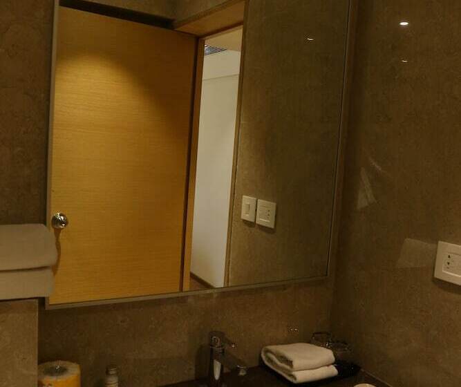 فندق Sarovar Portico Rivera Ahmedabad