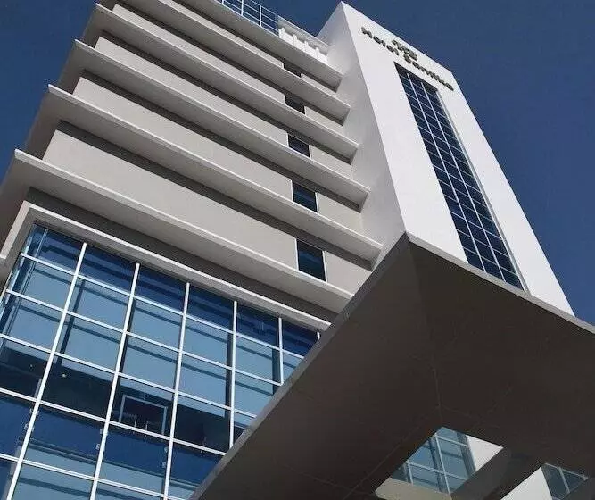 Hotelli Santika Makassar