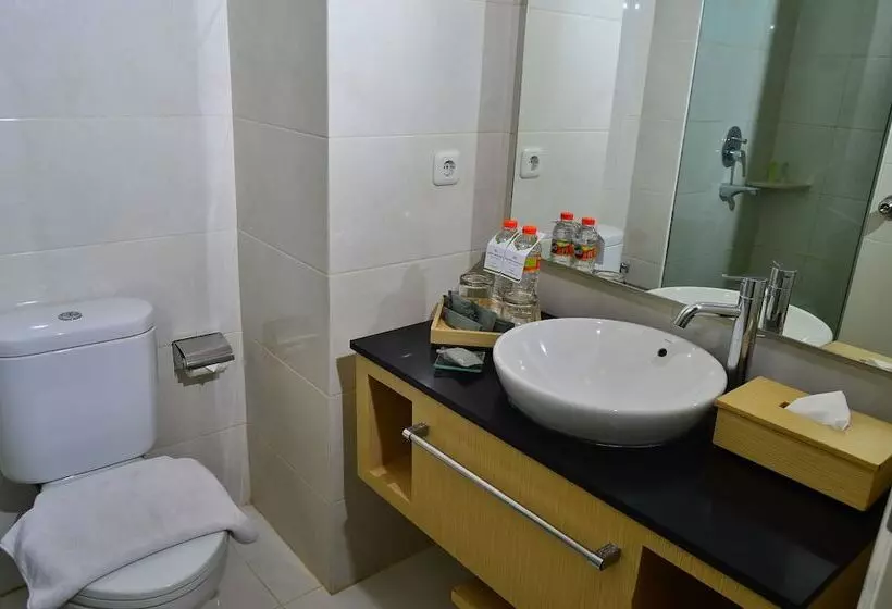 Hotelli Santika Makassar