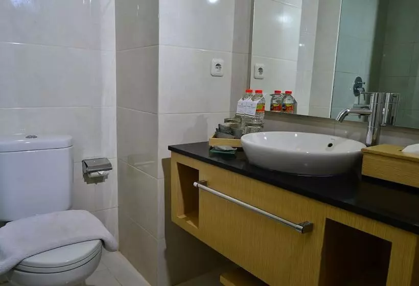 Hotelli Santika Makassar