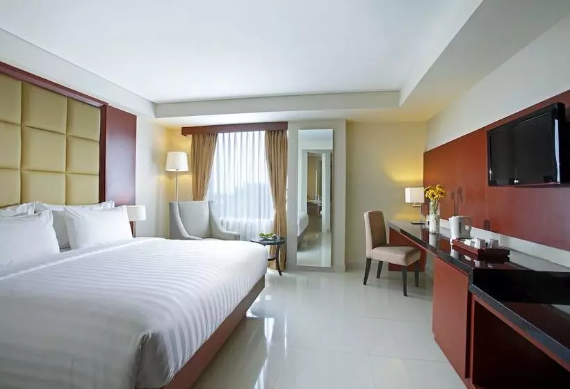 Hotelli Santika Makassar