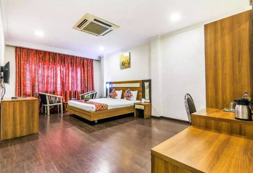 فندق Fab Royal Star