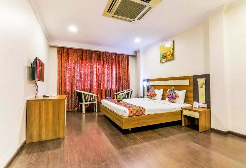 فندق Fab Royal Star