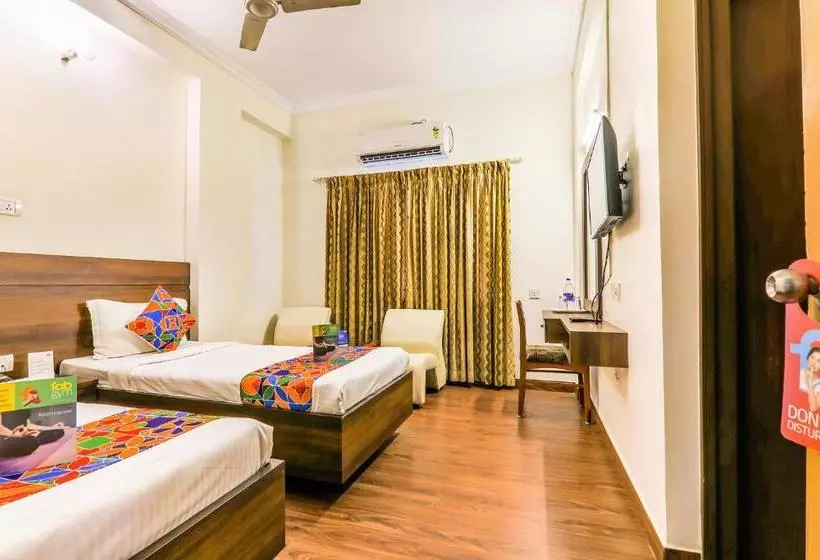 فندق Fab Royal Star