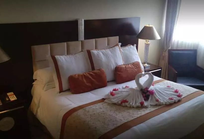 فندق Toscana Inn