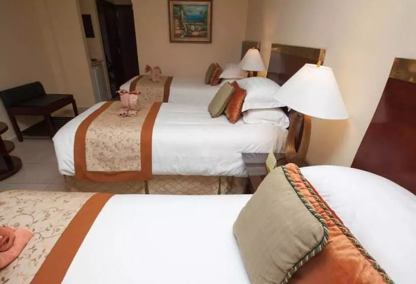 فندق Toscana Inn