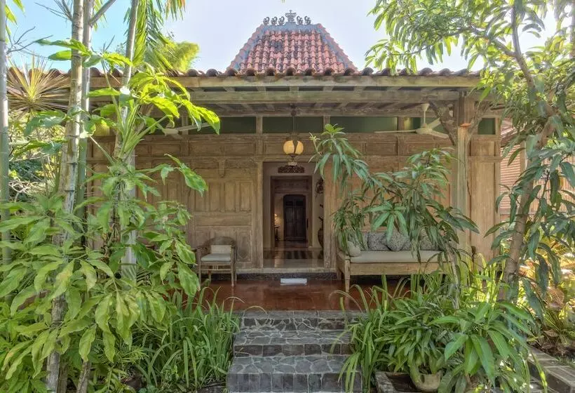 בית מלון כפרי Kampung Kecil