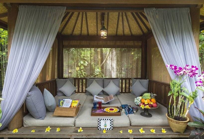 ホテル Kampung Kecil