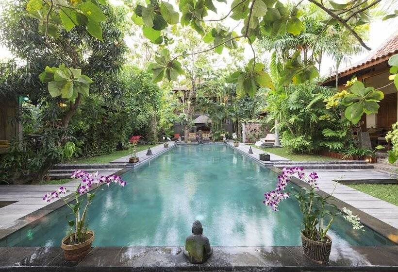 ホテル Kampung Kecil