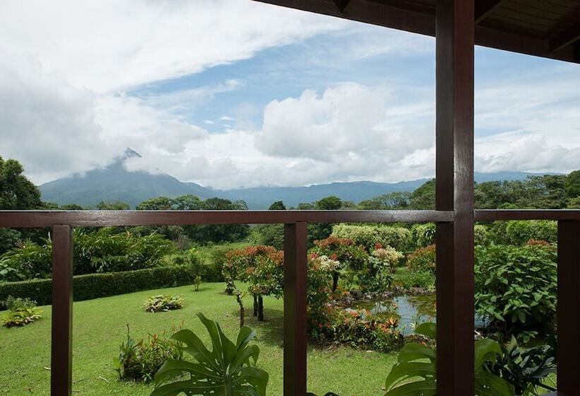 هتل Arenal Lodge