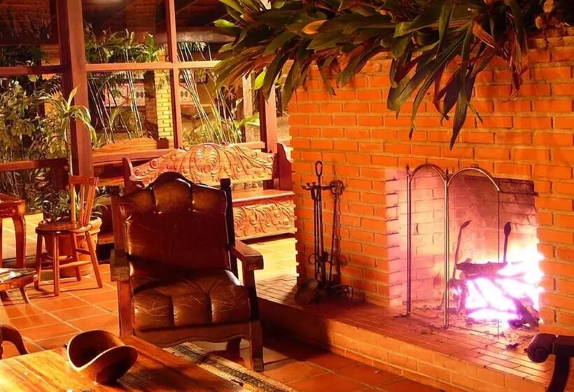 Отель Arenal Lodge