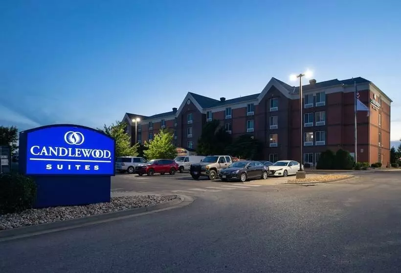 Отель Candlewood Suites Olathe, An Ihg