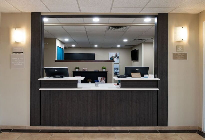 호텔 Candlewood Suites Olathe, An Ihg