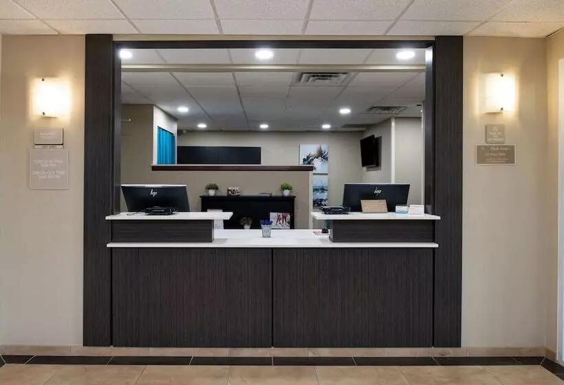 호텔 Candlewood Suites Olathe, An Ihg