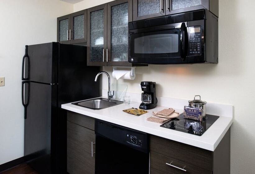 호텔 Candlewood Suites Olathe, An Ihg