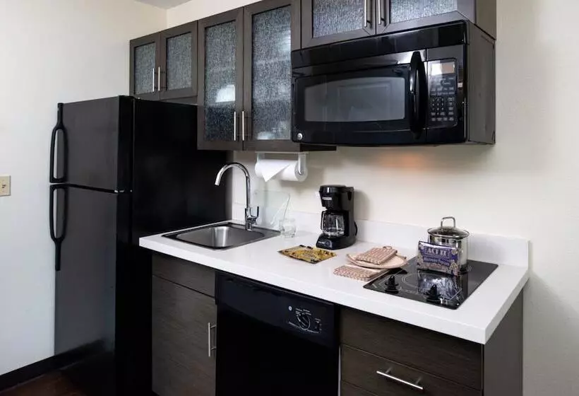 호텔 Candlewood Suites Olathe, An Ihg