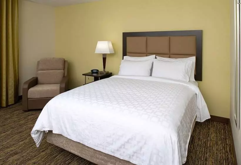 Отель Candlewood Suites Olathe, An Ihg