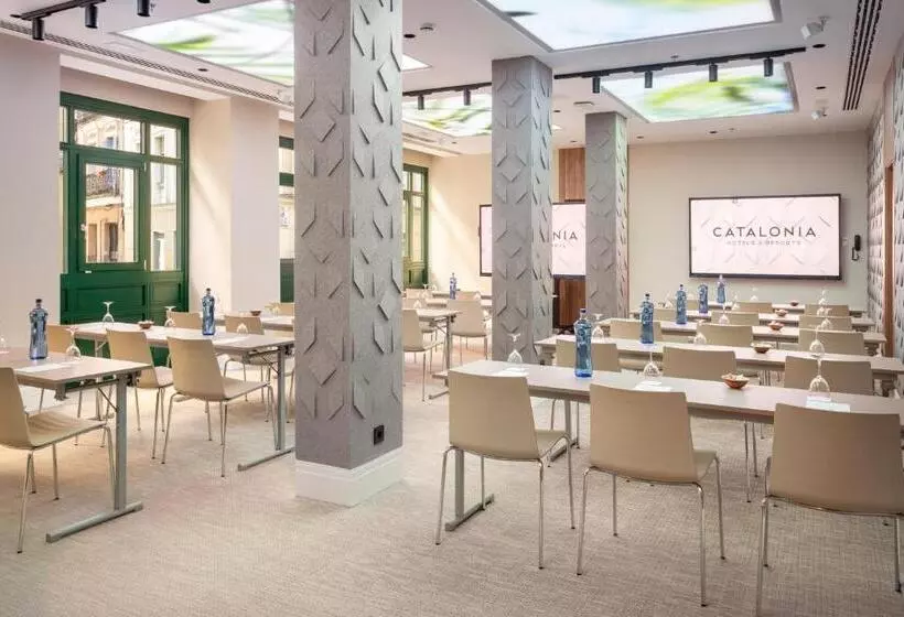 Отель Catalonia Atocha