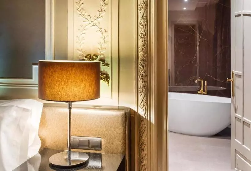 Отель Catalonia Atocha