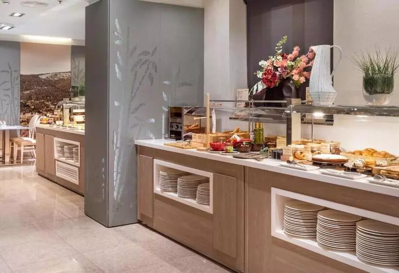 Отель Catalonia Atocha