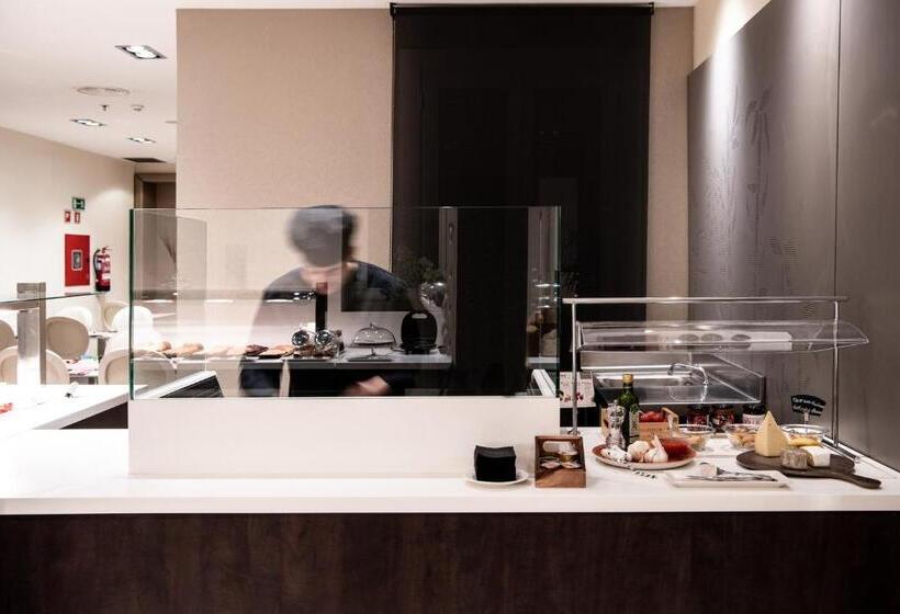 هتل Catalonia Atocha