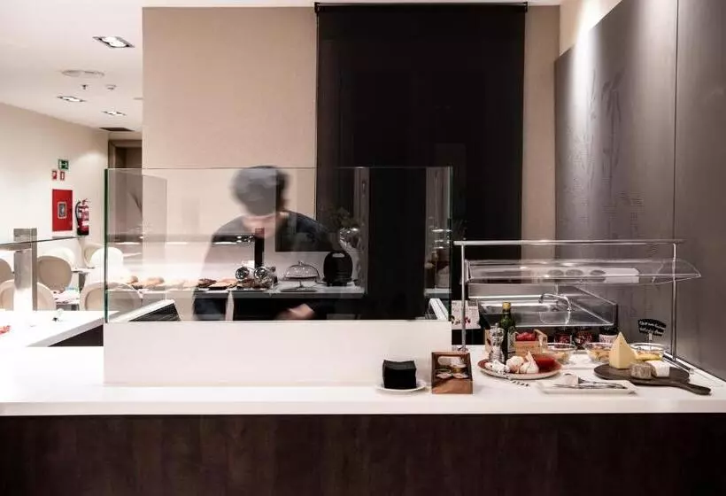 Отель Catalonia Atocha