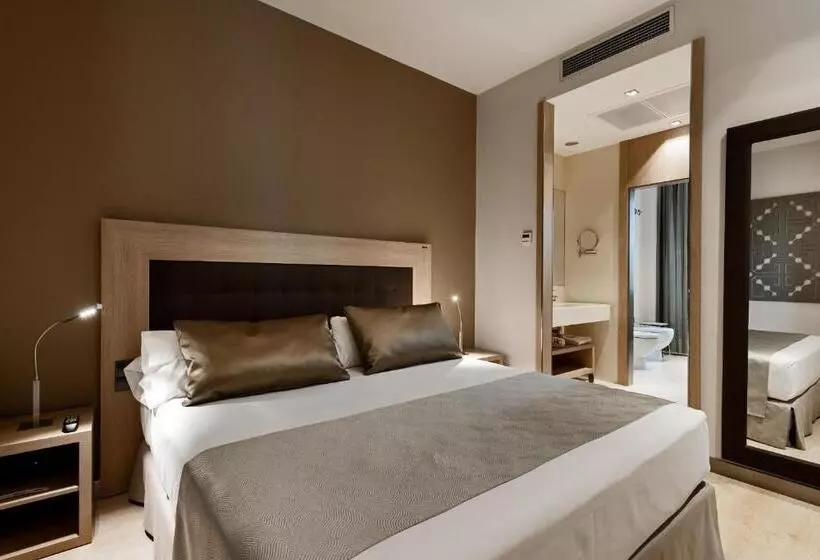 Отель Catalonia Atocha