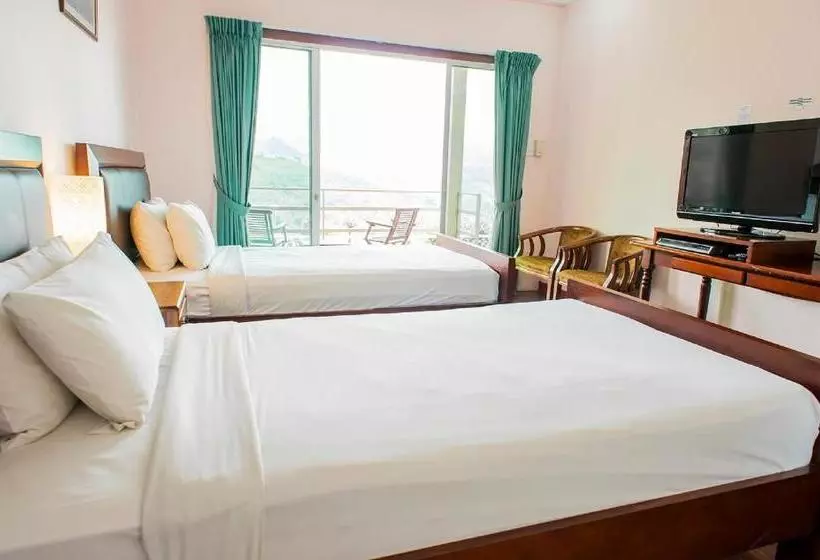 בית מלון כפרי Celyn Resort Kinabalu